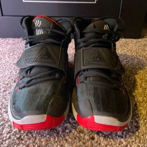 Nike Kyrie six High top shoes